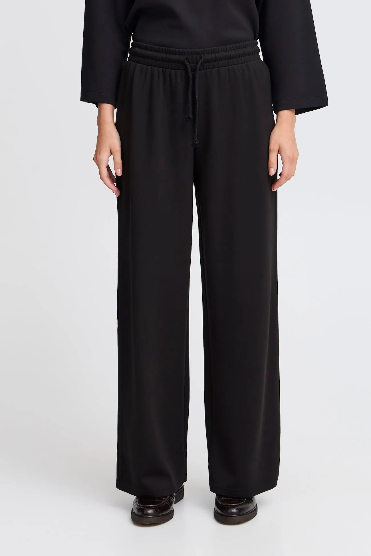 Byoung Bypusti Trousers Black