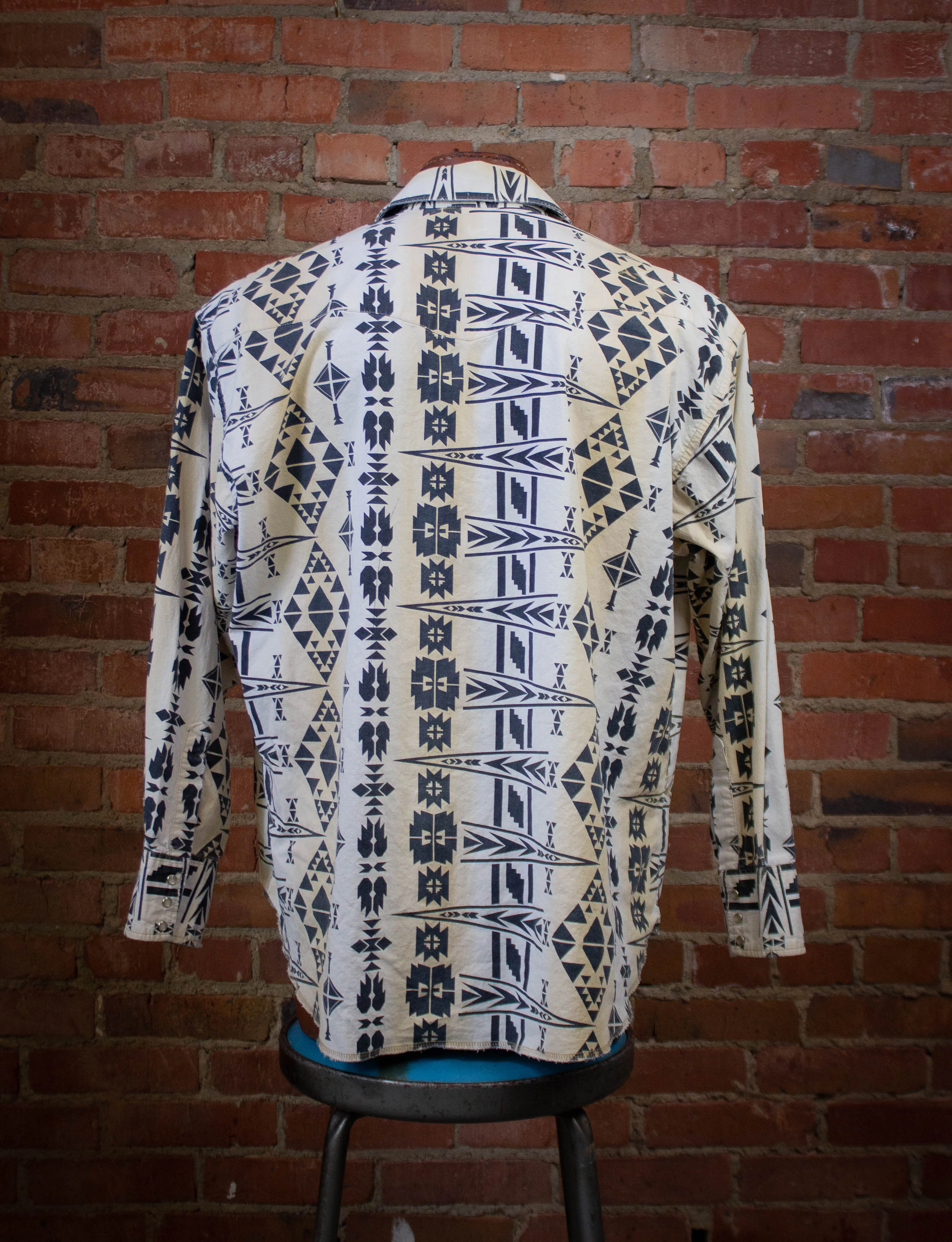 Vintage Wrangler Aztec Pattern Pearl Snap Button Up Western Shirt White and Blue XL